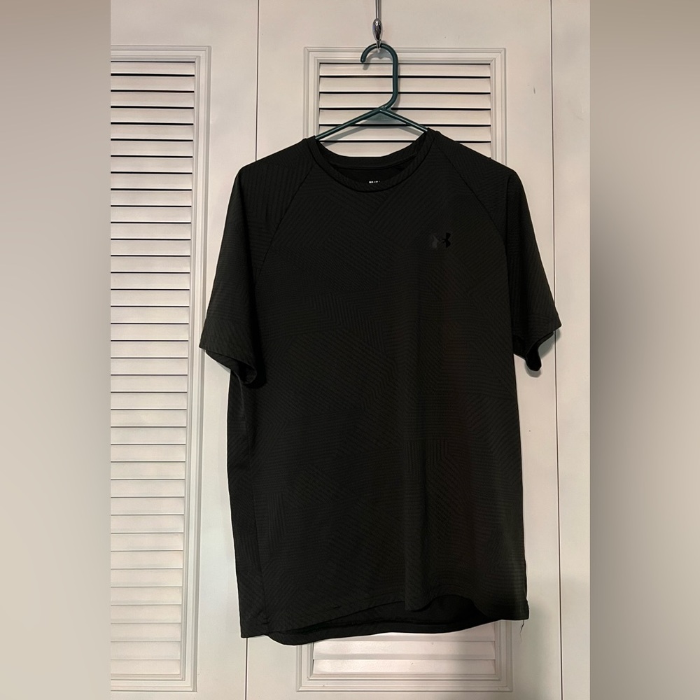 Men’s Under Armour shirt